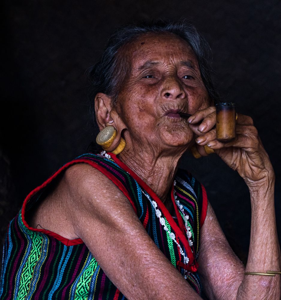 The old woman with the pipe