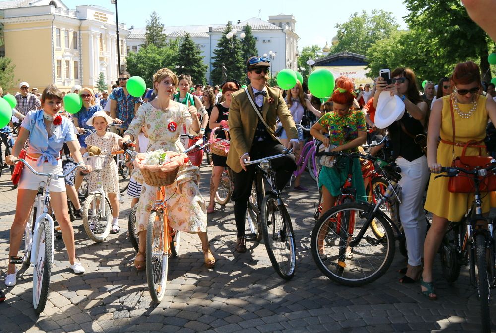 Перед стартом велопробега в стиле ретро.