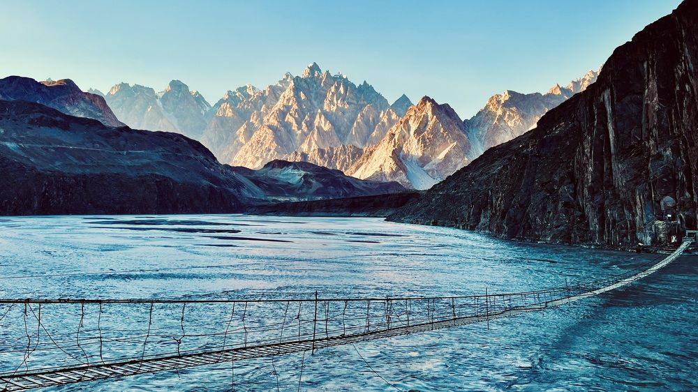 Фотография автора HARIS CHISHTI