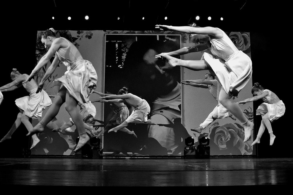 Шторм на сцене.