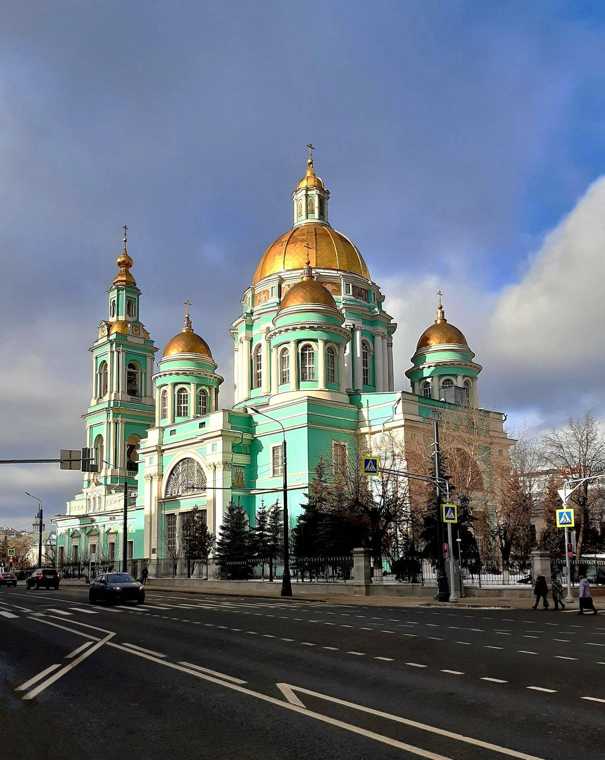 Краса и стройность старины. Елоховский собор в Москве
