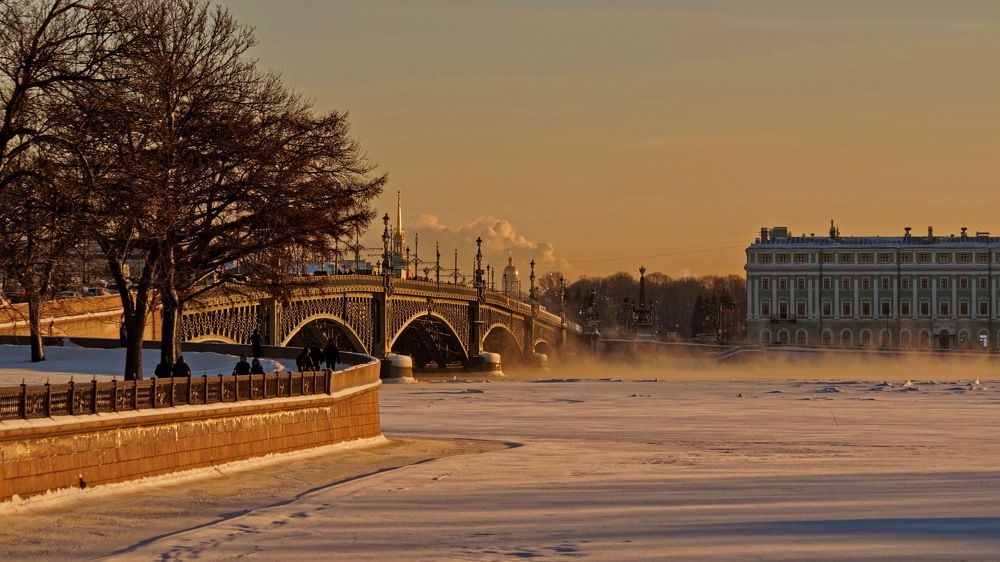 Мост над Невой