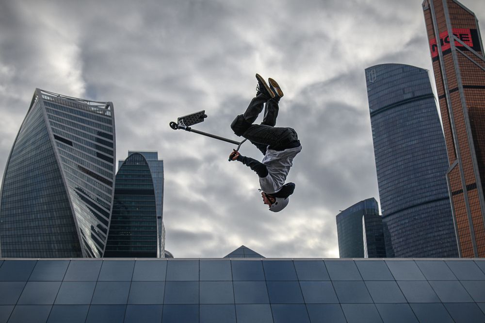 Пилот самоката.