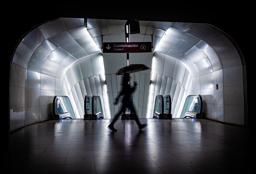 EL VIAJE: UNA TRAVESÍA SUBTERRÁNEA