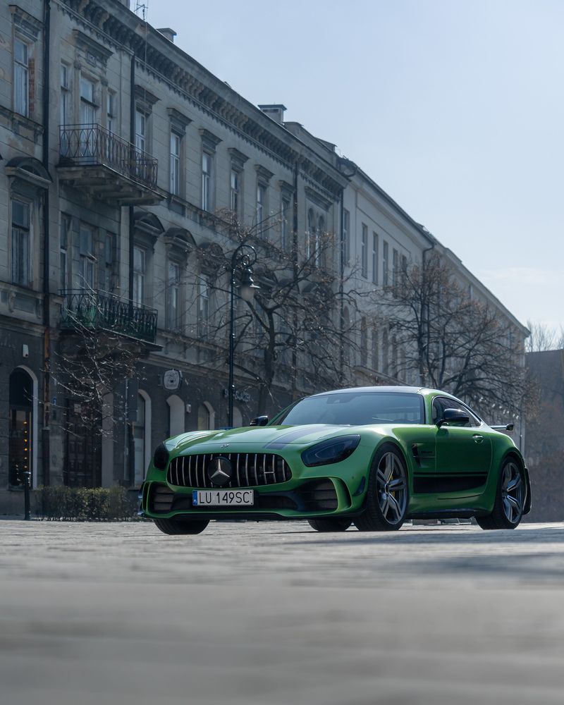 Photograph by Anton Leonchikov