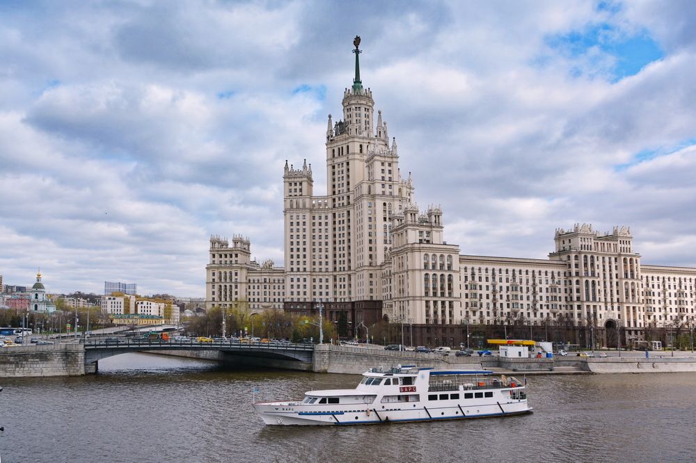 На Котельнической набережной.