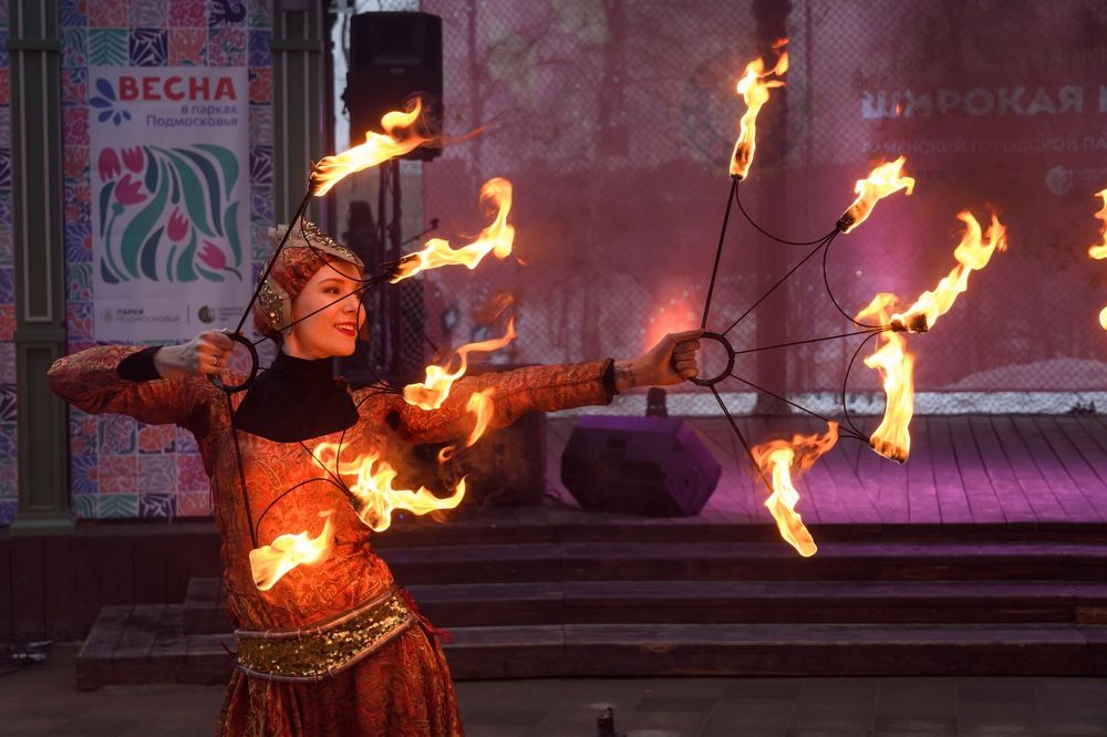 Огненная девушка