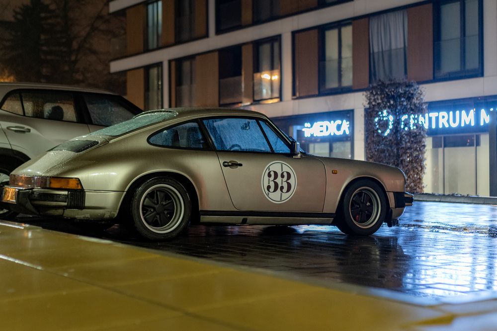 Photograph by Anton Leonchikov