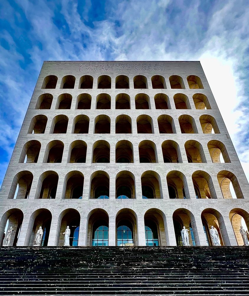 Квадратный Колизей