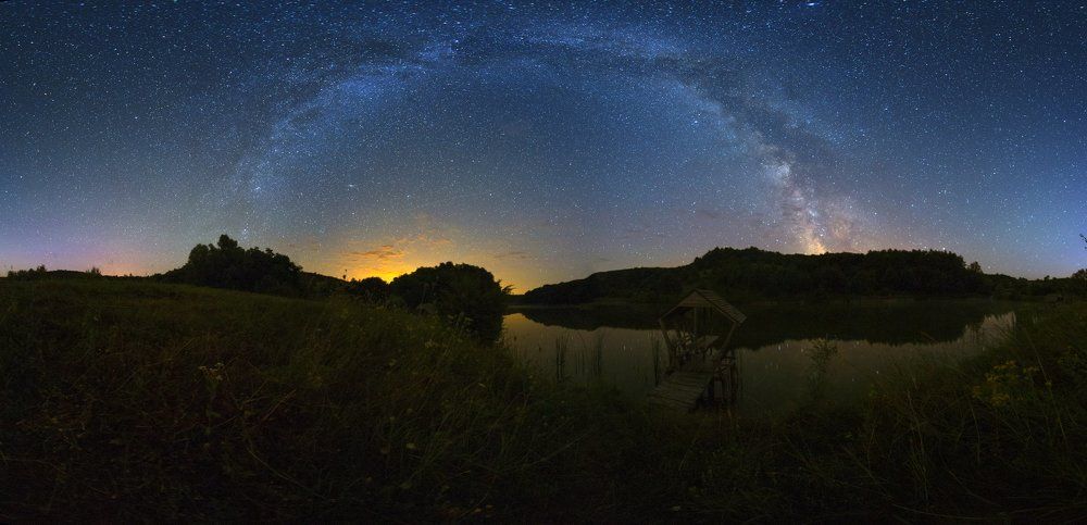 Звездный мост над прудом