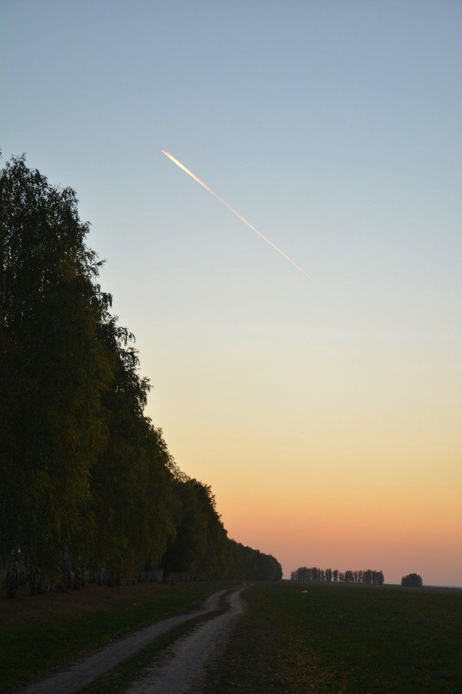 Есть только миг между прошлым и будущим...