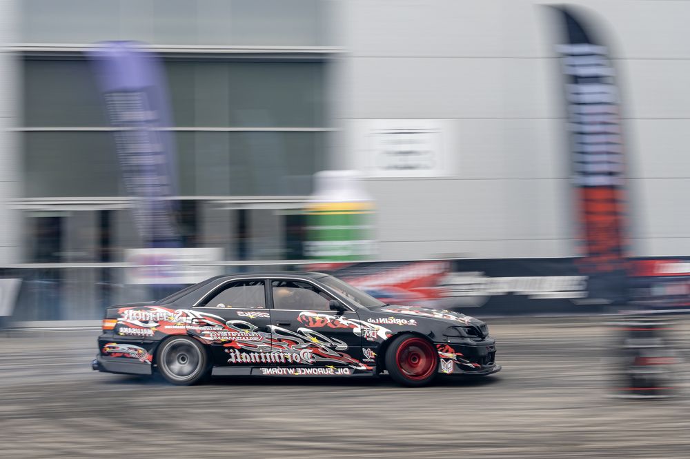 Photograph by Anton Leonchikov