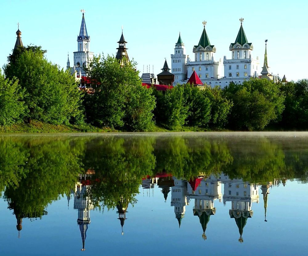 Кремль у озера.