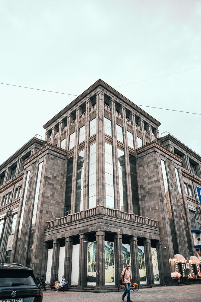 Фотография автора Эдуард Тихонов