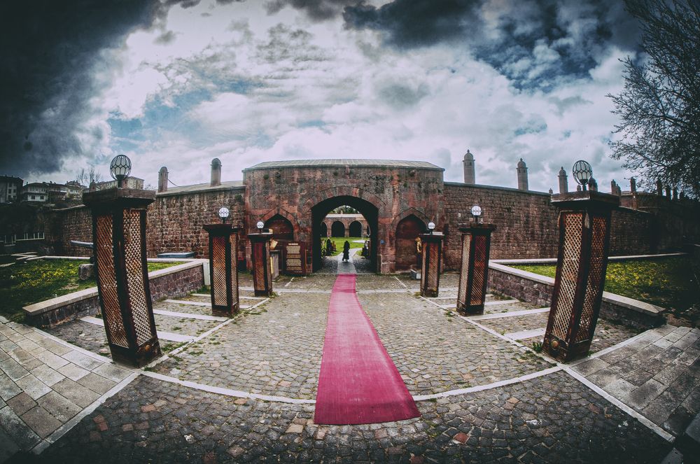 Photograph by DAMOUN POURNEMATI