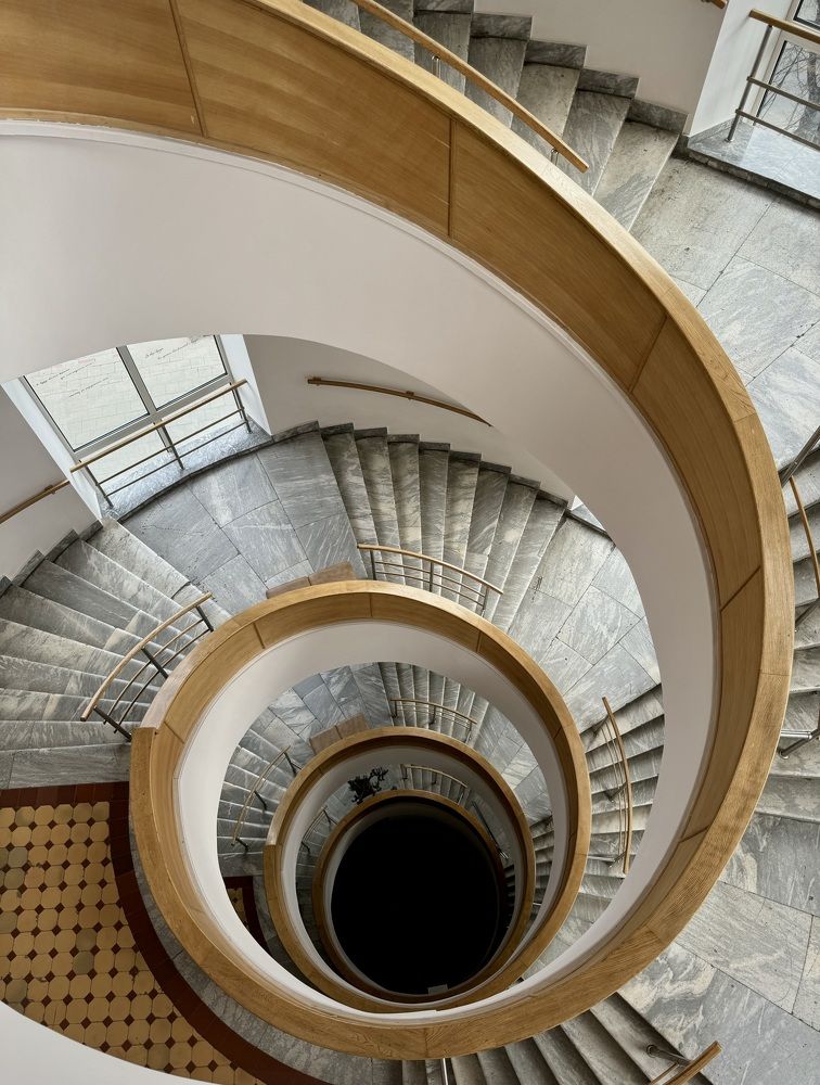 Фотография автора Евгения Елисеева