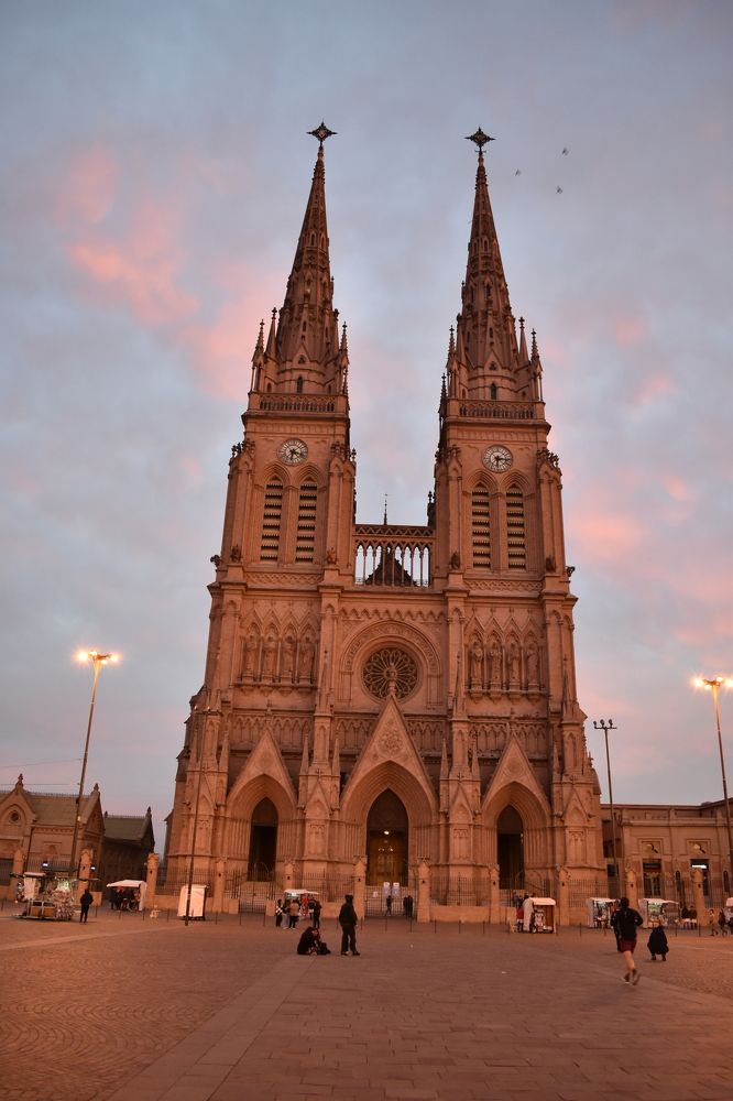 Photograph by Agus Amar