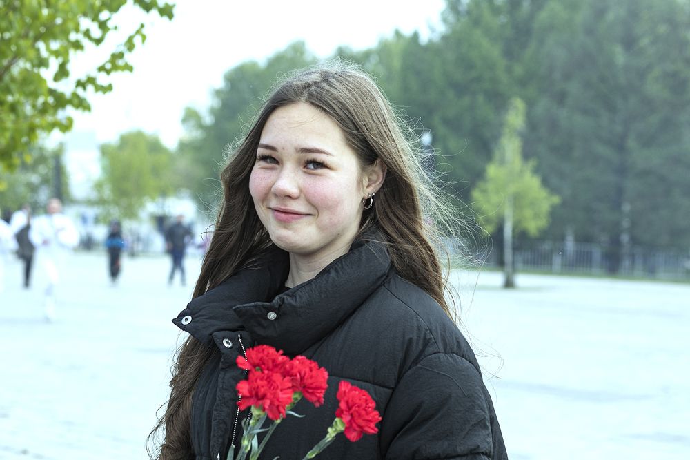 На Празднике в День Победы.