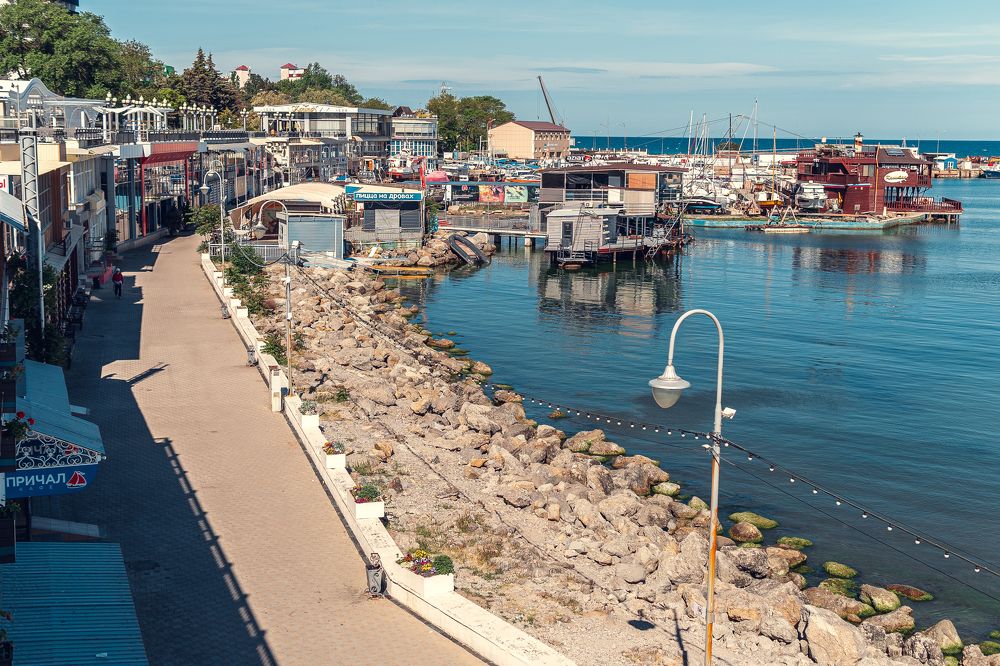 Фотография автора Андрей Карамышенко