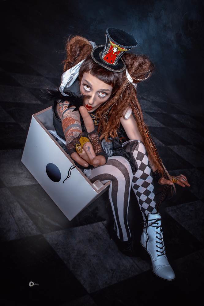 °°° FREAK SHOW °°°