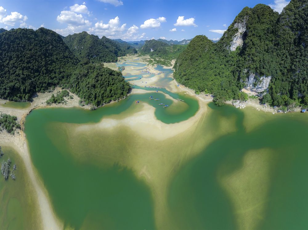 Photograph by Minh Chu Van