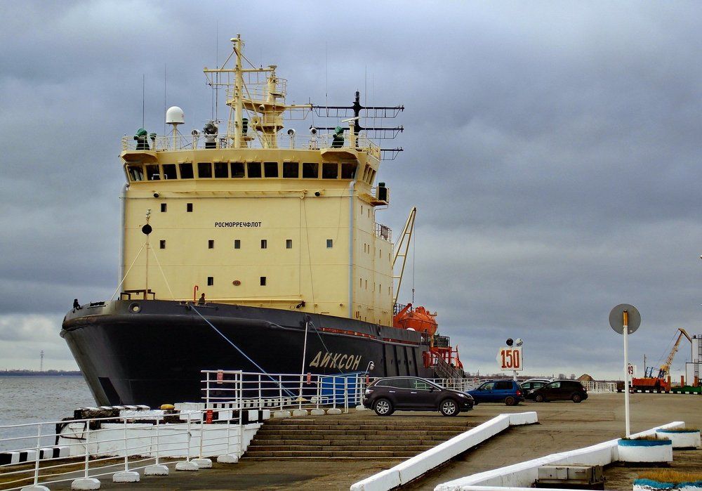 Ледокол "Диксон"