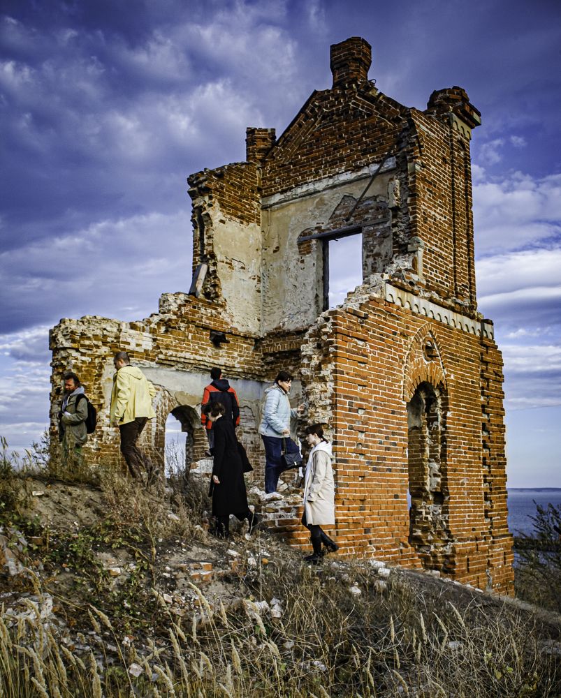 Дом на краю обрыва