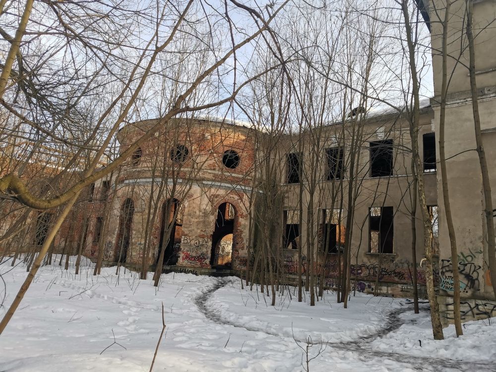 Подольск. Разрушенный театр. е