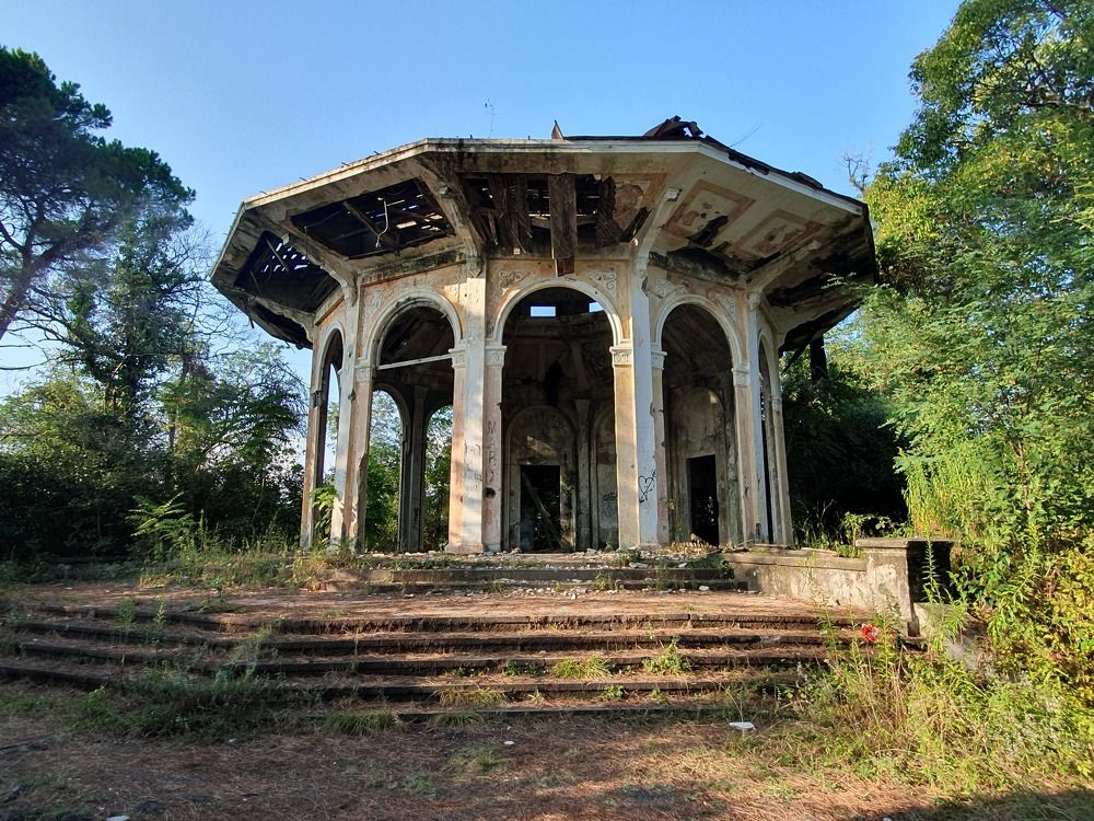 Amza  Restaurant Sukhum