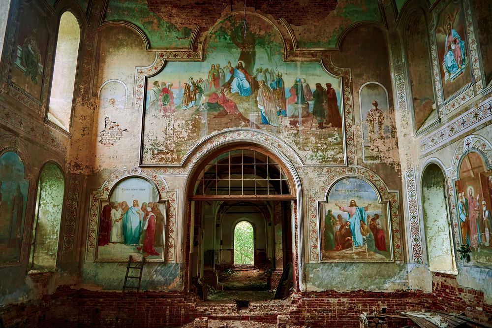 Церковь Воскресения Христова в Зорине