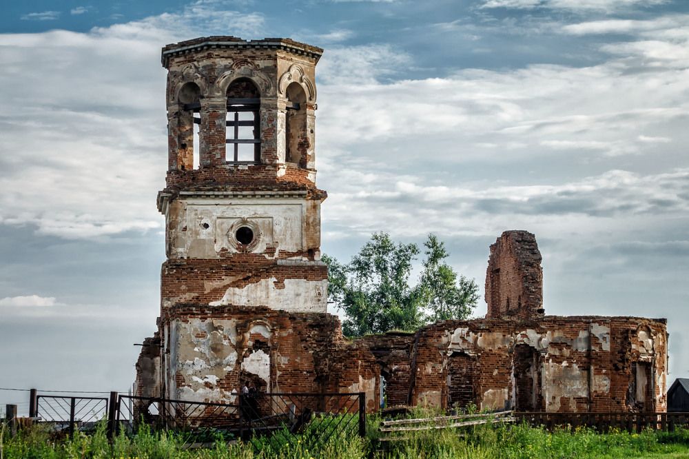 Заброшенный храм в с. Ишим Кемеровской области.