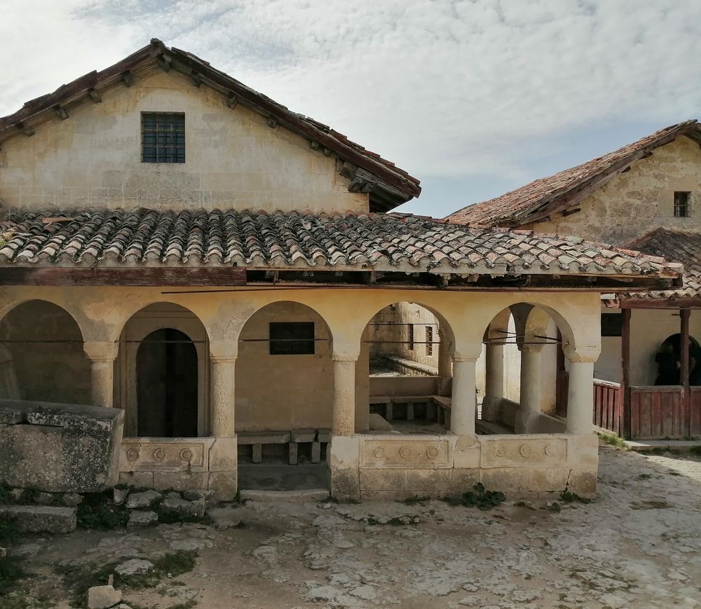 Большая кенаса в Чуфут-Кале. XIV век.