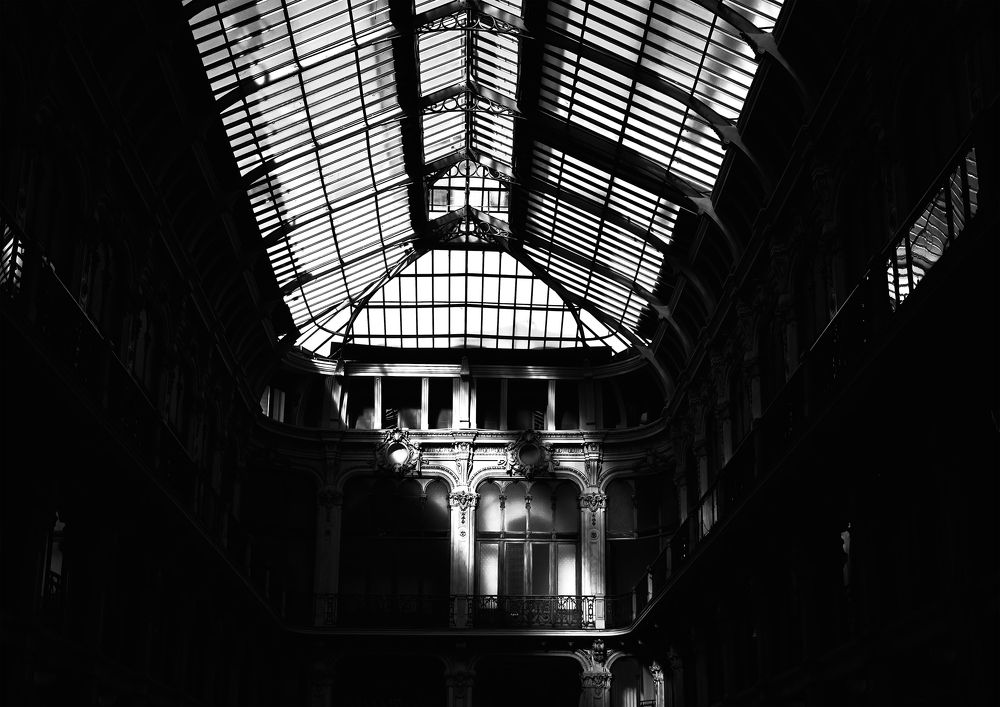 "Тени Турина" Shadows of Torino