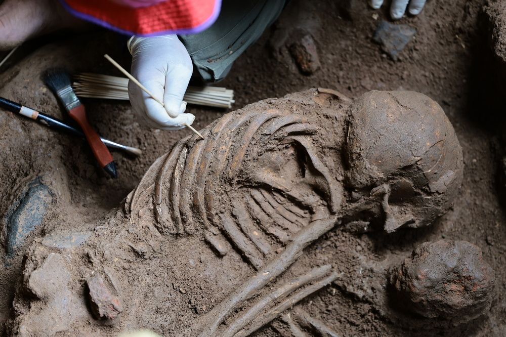 NEOLITHIC WOMEN ELEVEN THOUSAND YEARS