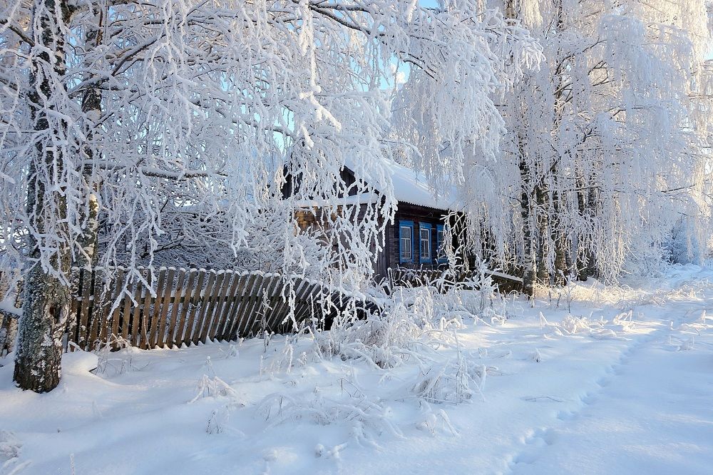 Заброшенный дом в деревне.