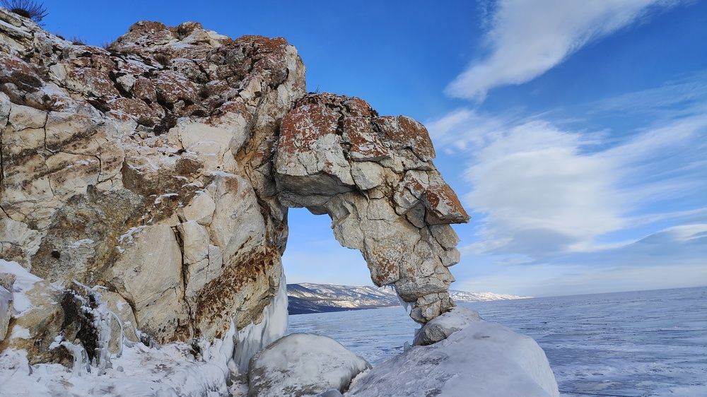 Каменный слон