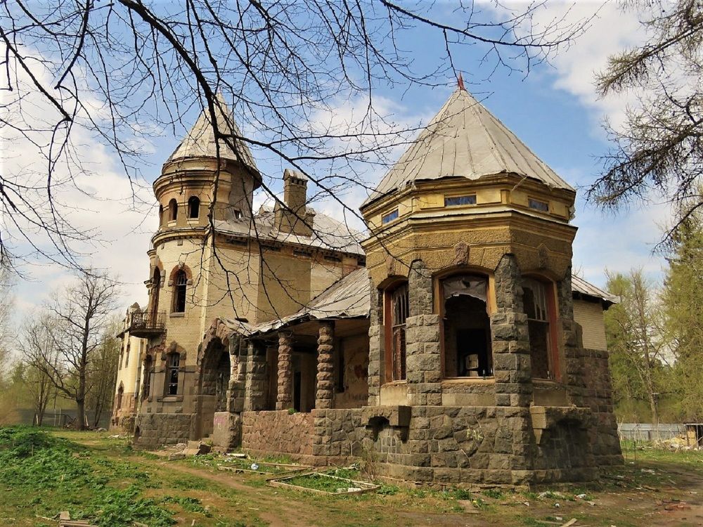 Бывшая усадьба купца Елисеева