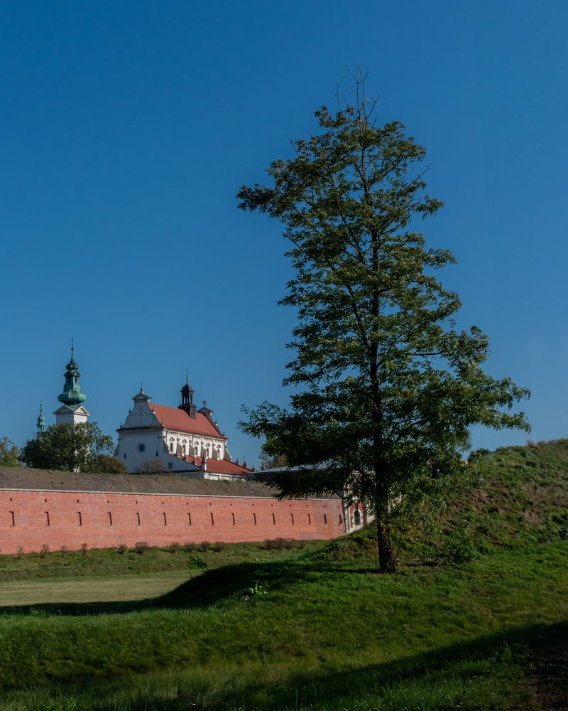 Photograph by Anton Leonchikov