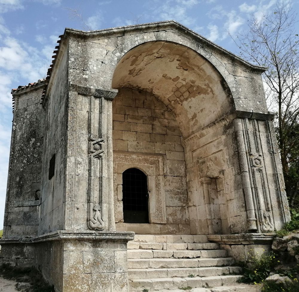 Чуфут-Кале. Дюрбе Джанике-ханым. XV век.