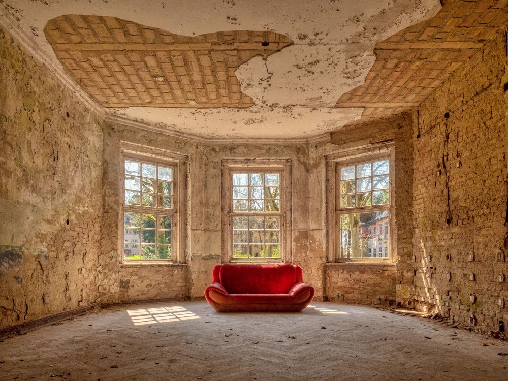 THE CRUEL CLINIC ROOM