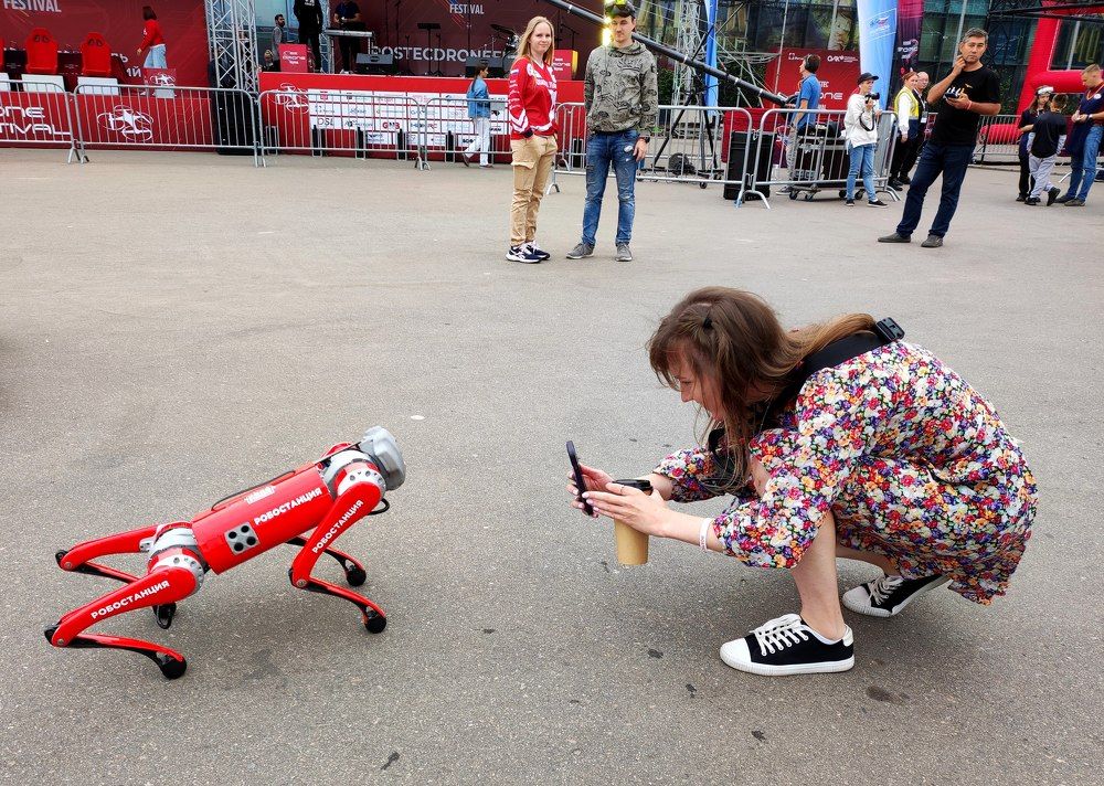 Робот-собачка