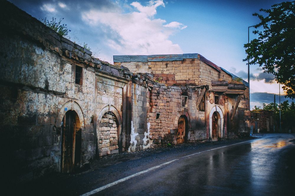 Photograph by DAMOUN POURNEMATI