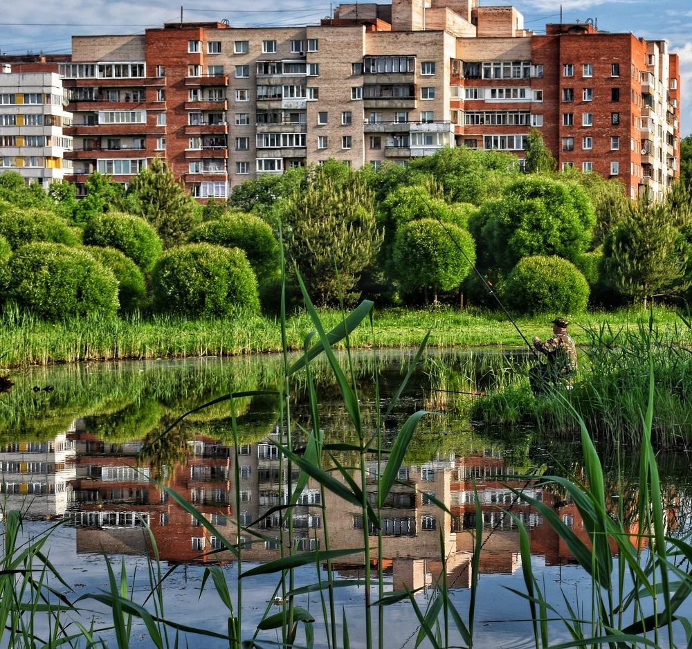 На утренней зорьке.