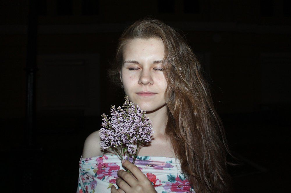 Сиреневая девочка