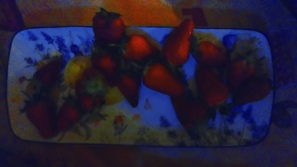 Тарелка с ягодами