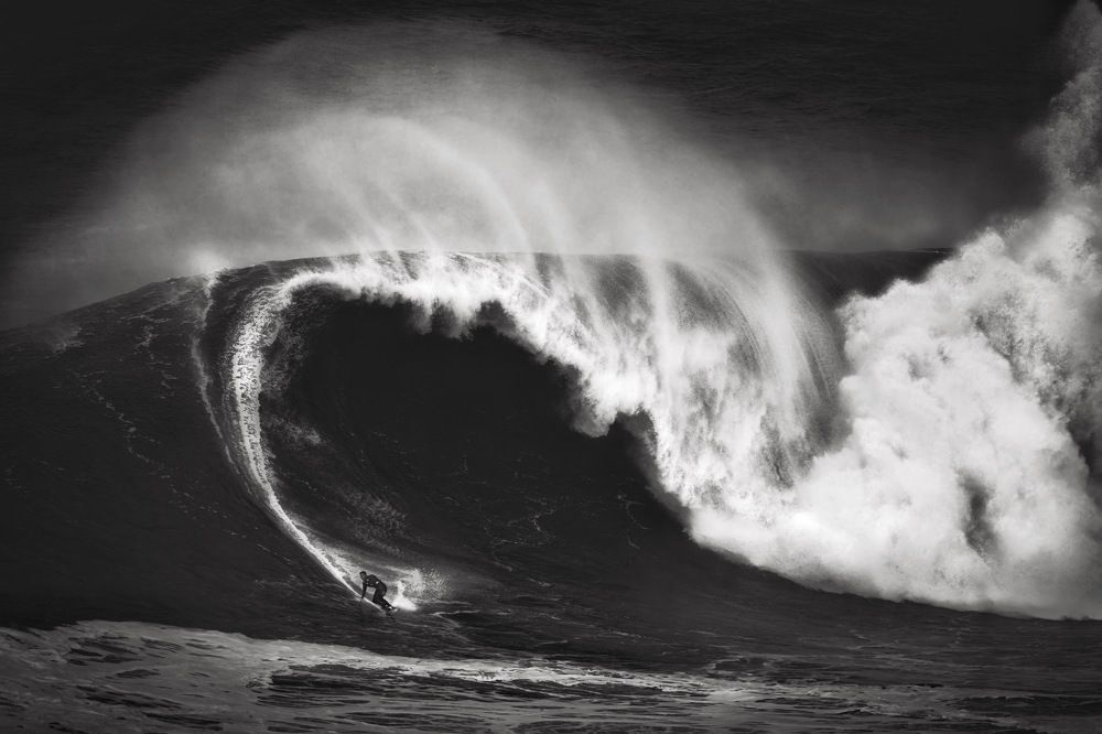 Black and white curvy