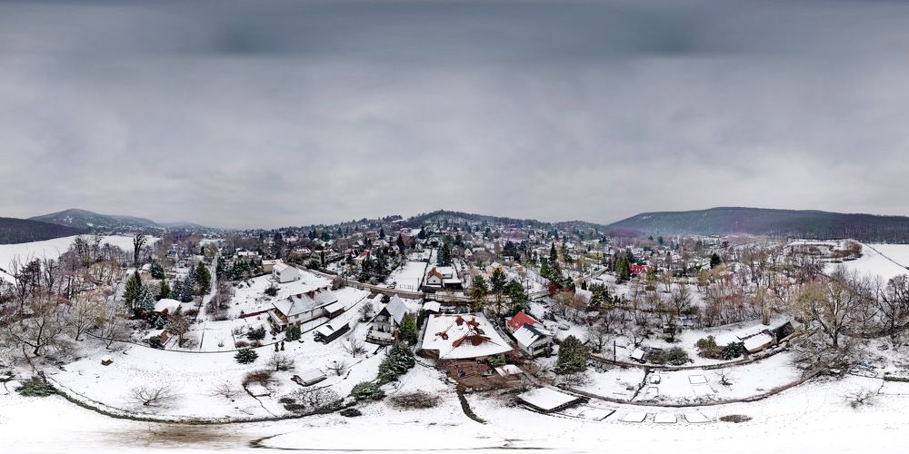 Photograph by Zsolt Zsabokrszky