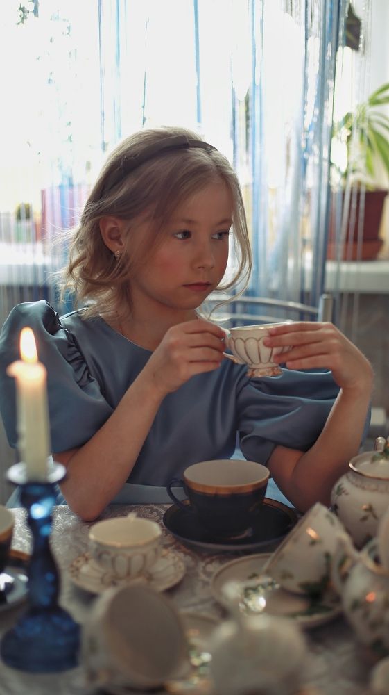 Алиса и большое чаепитие