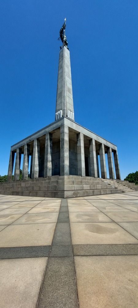 BRATISLAVA MONUMENT