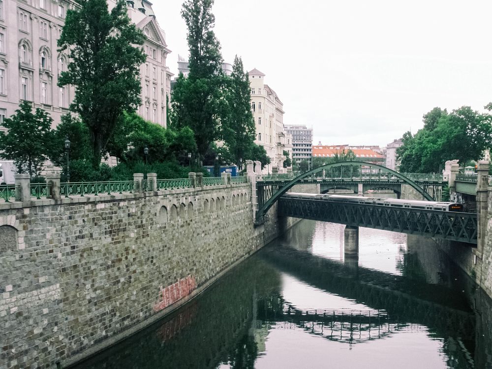 Таможенный мост (г. Вена)